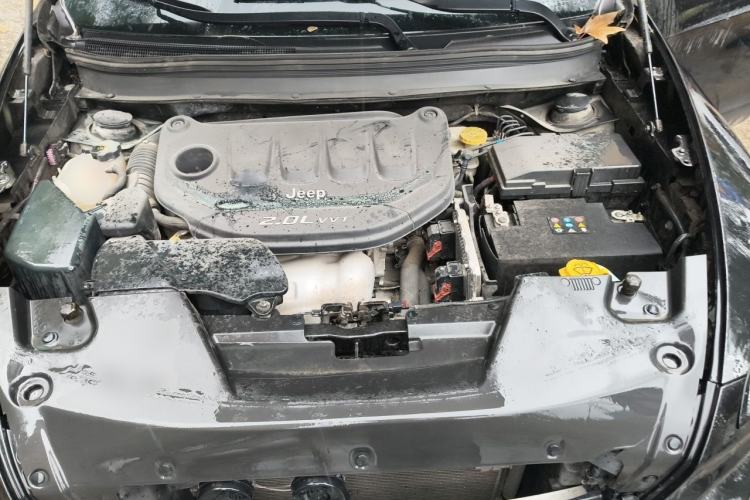 Used Jeep Cherokee 2016 2.0L Superior Edition Engine Bay