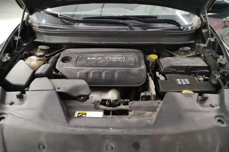 Used Jeep Cherokee 2016 2.4L Professional Edition Engine Bay