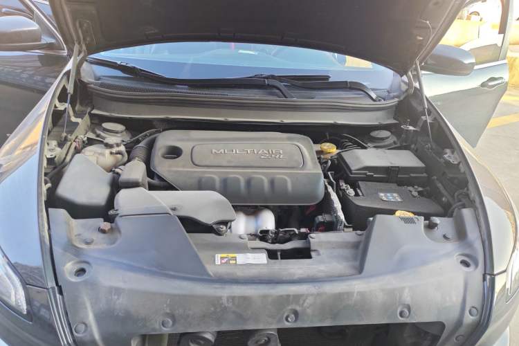 Used Jeep Cherokee 2016 2.4L Professional Edition Engine Bay