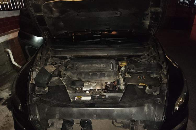 Used Jeep Cherokee 2016 2.4L Leading Edition Engine Bay
