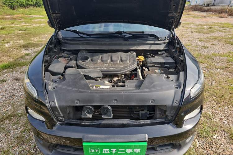 Used Jeep Cherokee 2016 2.0L Leading Edition Engine Bay