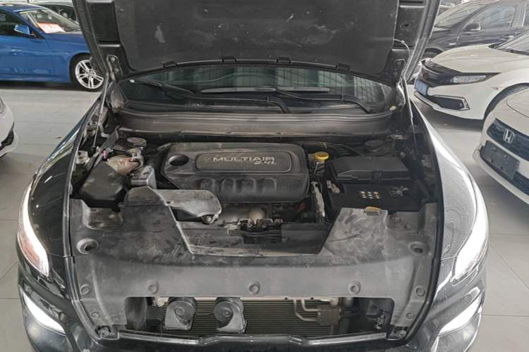 Used Jeep Cherokee 2016 2.4L Professional Edition Engine Bay