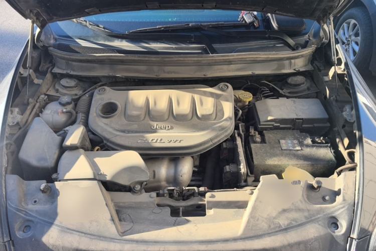 Used Jeep Cherokee 2016 2.0L Superior Edition Engine Bay
