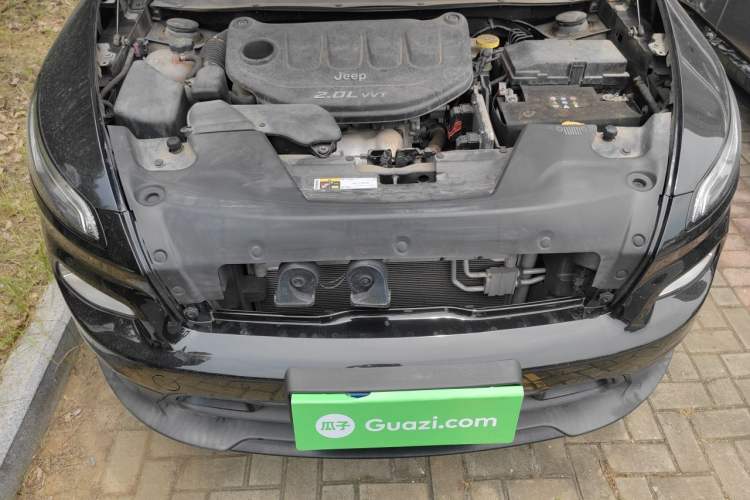Used Jeep Cherokee 2016 2.0L Superior Edition Engine Bay