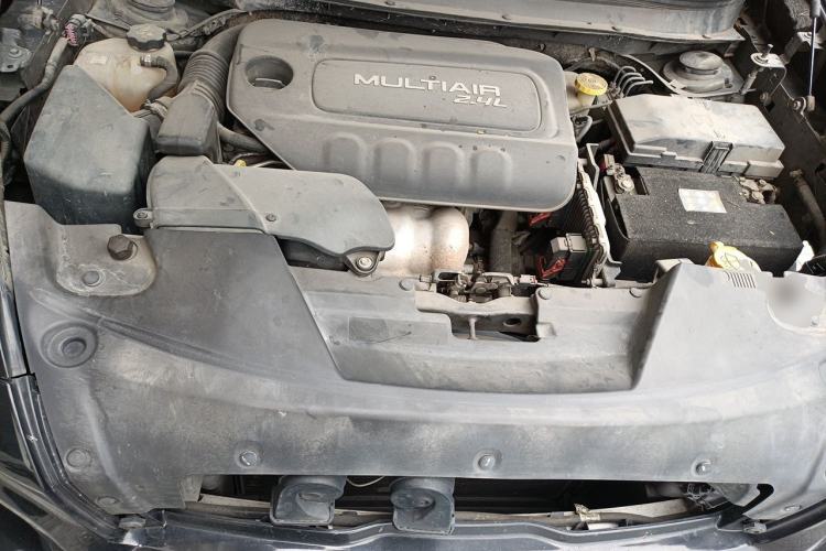 Used Jeep Cherokee 2016 2.4L Superior Edition Engine Bay