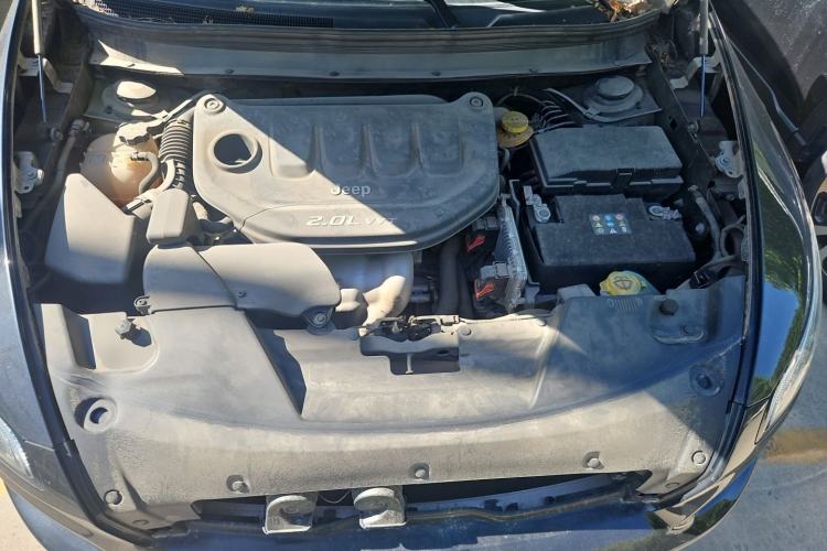 Used Jeep Cherokee 2016 2.0L Superior Edition Engine Bay