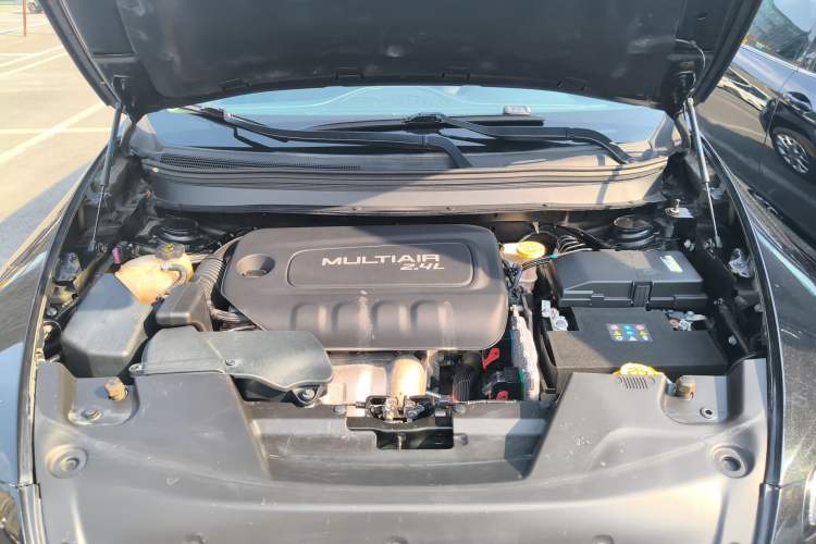 Used Jeep Cherokee 2016 2.4L Leading Edition Engine Bay