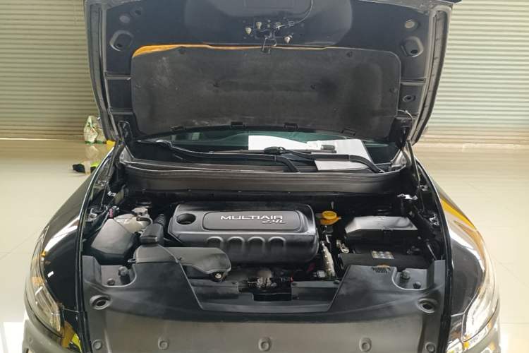 Used Jeep Cherokee 2016 2.4L Leading Edition Engine Bay