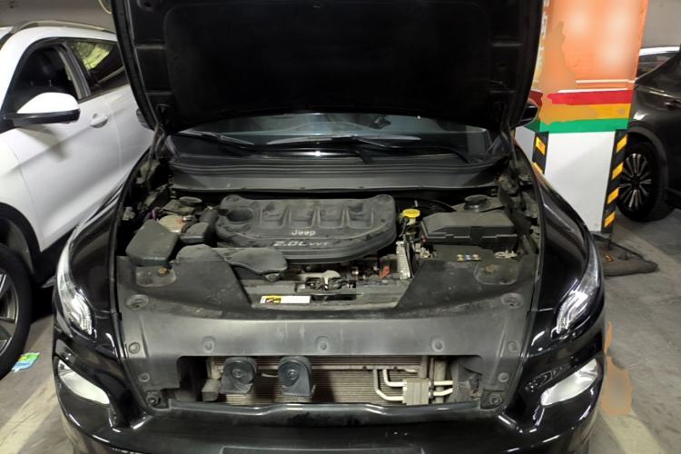 Used Jeep Cherokee 2016 2.0L Superior Edition Engine Bay