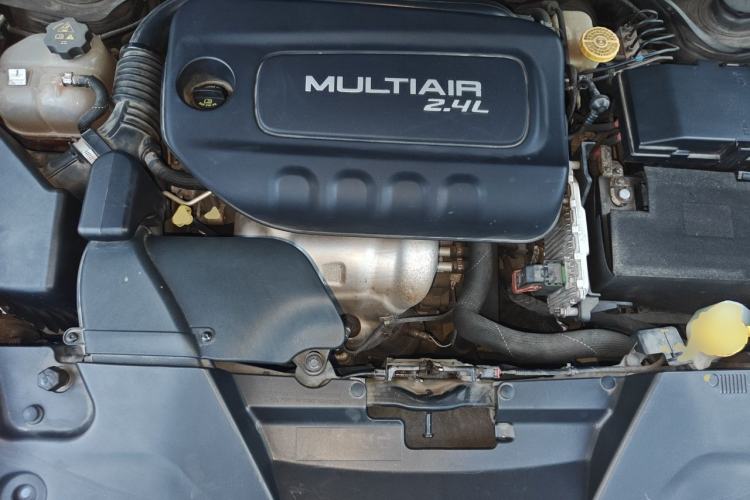 Used Jeep Cherokee 2016 2.4L Leading Edition Engine Bay