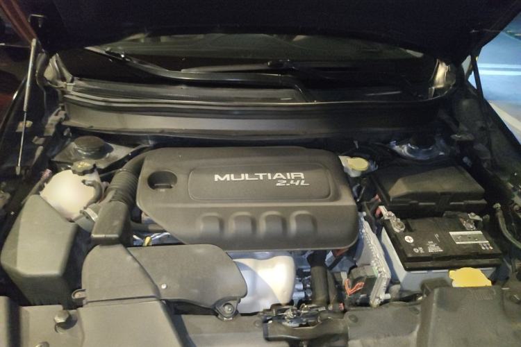 Used Jeep Cherokee 2016 2.4L Professional Edition Engine Bay