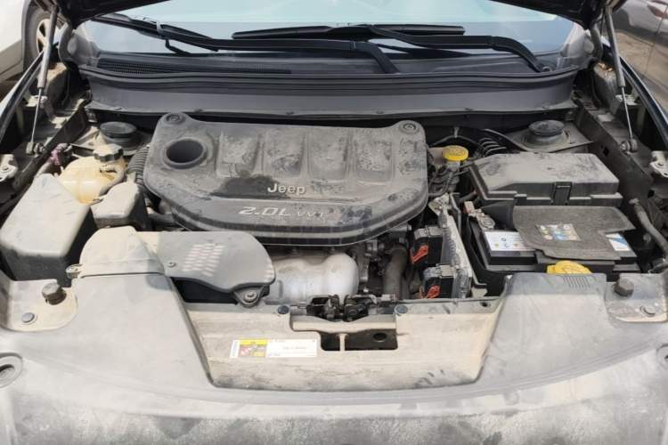 Used Jeep Cherokee 2016 2.0L Superior Edition Engine Bay
