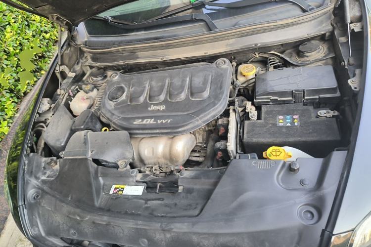 Used Jeep Cherokee 2016 2.0L Superior Edition Engine Bay