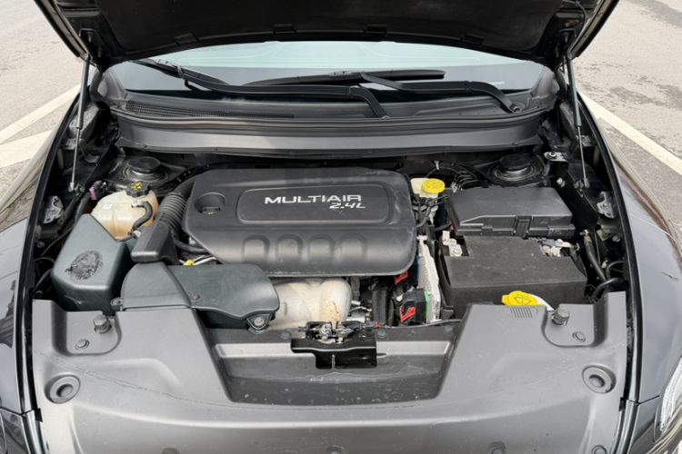 Used Jeep Cherokee 2016 2.4L Professional Edition Engine Bay