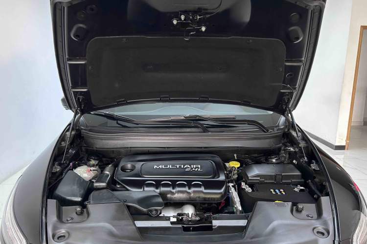 Used Jeep Cherokee 2016 2.4L Leading Edition Engine Bay