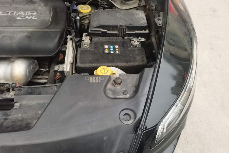 Used Jeep Cherokee 2016 2.4L Leading Edition Engine Bay Left