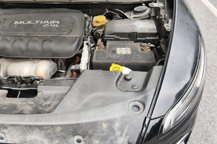Used Jeep Cherokee 2016 2.4L Professional Smart Version Engine Bay Left