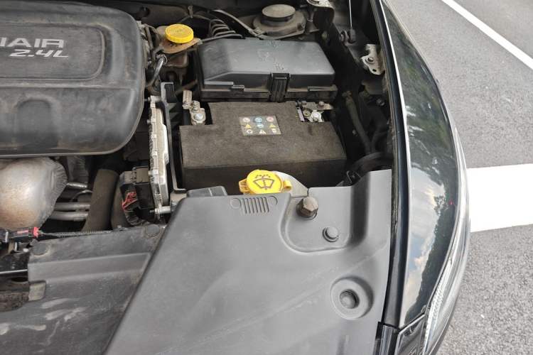 Used Jeep Cherokee 2016 2.4L Professional Edition Engine Bay Left