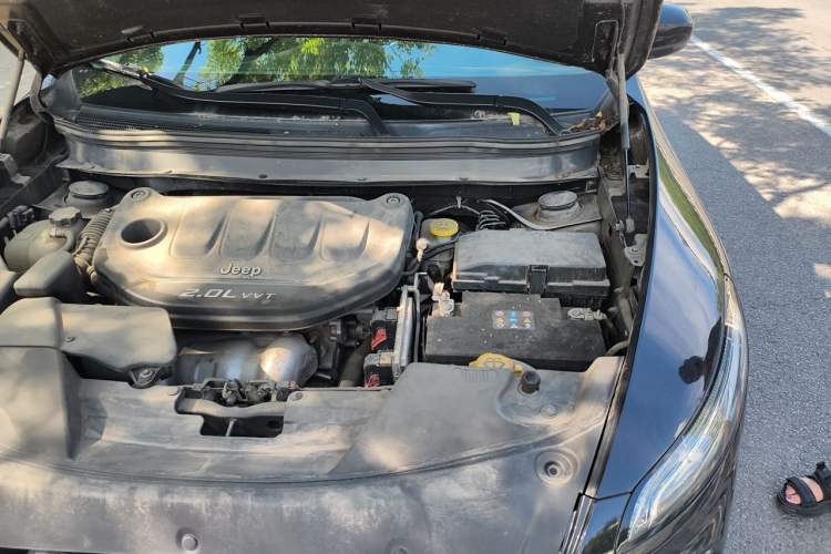 Used Jeep Cherokee 2016 2.0L Superior Edition Engine Bay Left