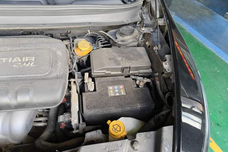 Used Jeep Cherokee 2016 2.4L Superior Edition Engine Bay Left