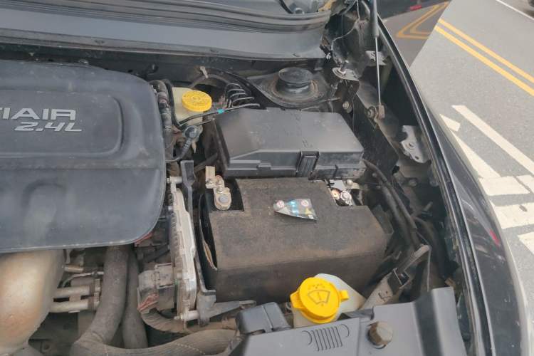 Used Jeep Cherokee 2016 2.4L Leading Edition Engine Bay Left