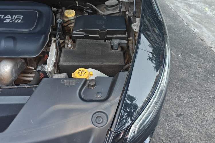 Used Jeep Cherokee 2016 2.4L Leading Edition Engine Bay Left