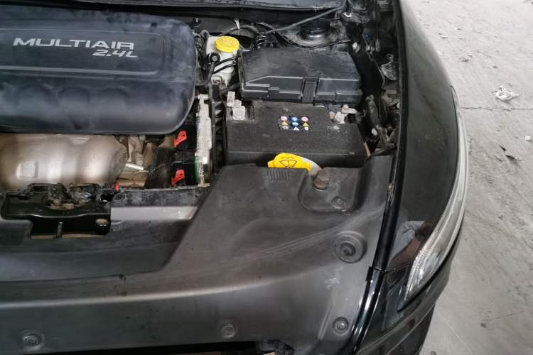 Used Jeep Cherokee 2016 2.4L Leading Edition Engine Bay Left