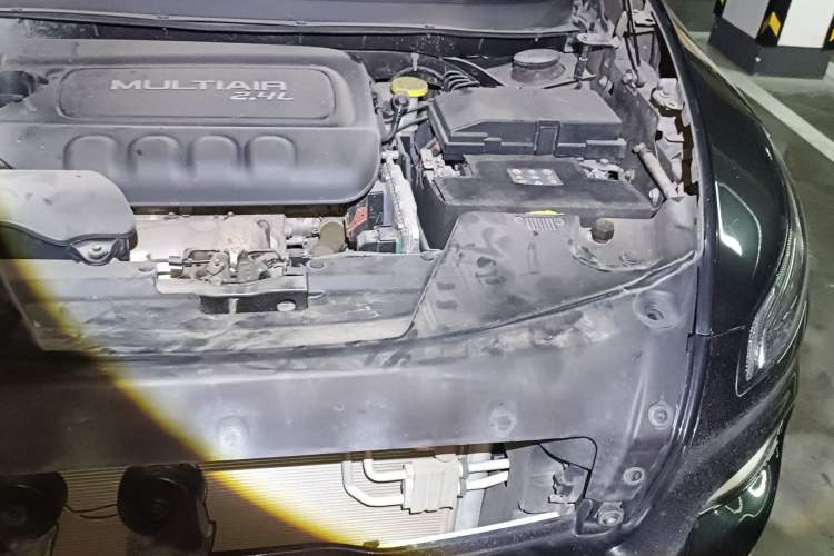 Used Jeep Cherokee 2016 2.4L Leading Edition Engine Bay Left