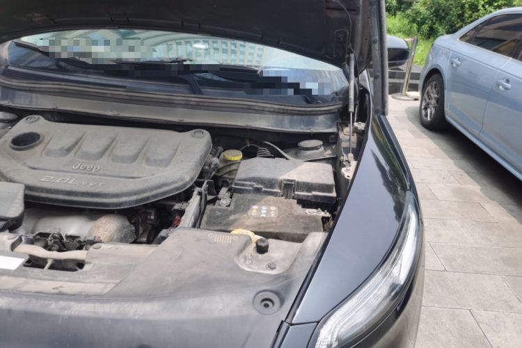 Used Jeep Cherokee 2016 2.0L Superior Edition Engine Bay Left