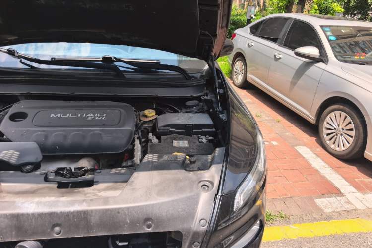 Used Jeep Cherokee 2016 2.4L Professional Smart Version Engine Bay Left