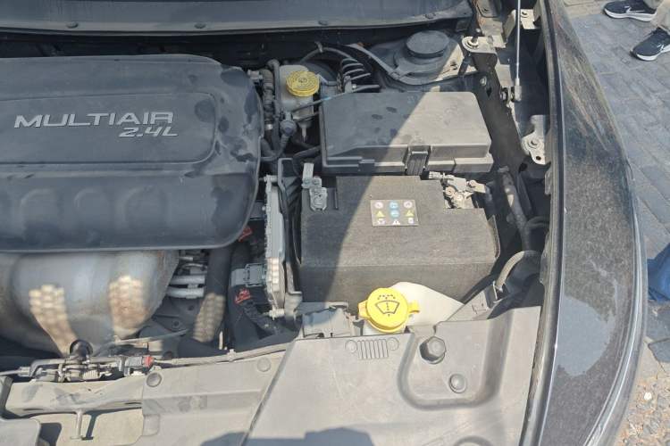 Used Jeep Cherokee 2016 2.4L Professional Edition Engine Bay Left
