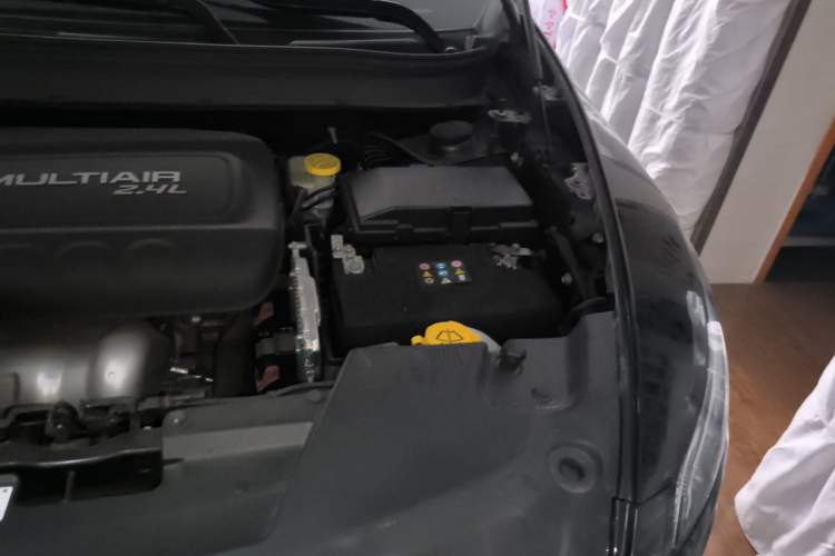 Used Jeep Cherokee 2016 2.4L Professional Smart Version Engine Bay Left