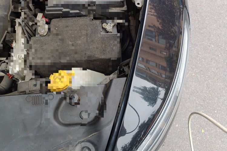 Used Jeep Cherokee 2016 2.4L Leading Edition Engine Bay Left