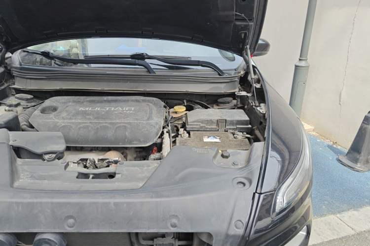 Used Jeep Cherokee 2016 2.4L Professional Smart Version Engine Bay Left