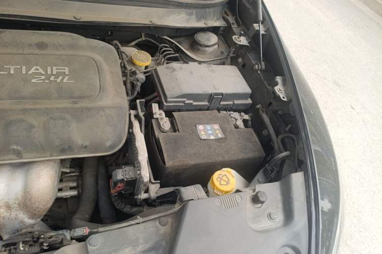 Used Jeep Cherokee 2016 2.4L Leading Edition Engine Bay Left