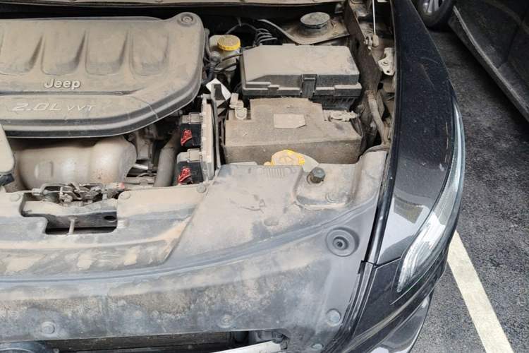 Used Jeep Cherokee 2016 2.0L Superior Edition Engine Bay Left