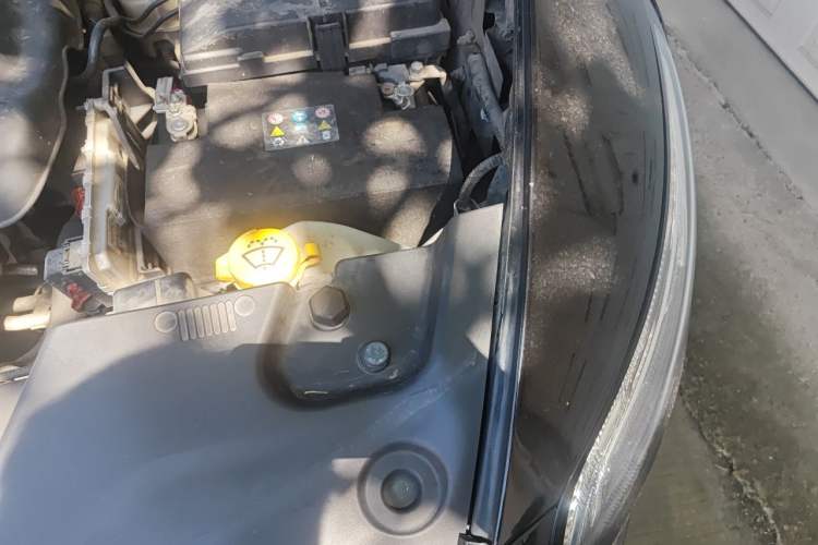 Used Jeep Cherokee 2016 2.4L Professional Smart Version Engine Bay Left