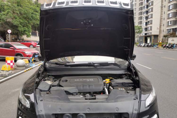 Used Jeep Cherokee 2016 2.4L Leading Edition Engine Bay