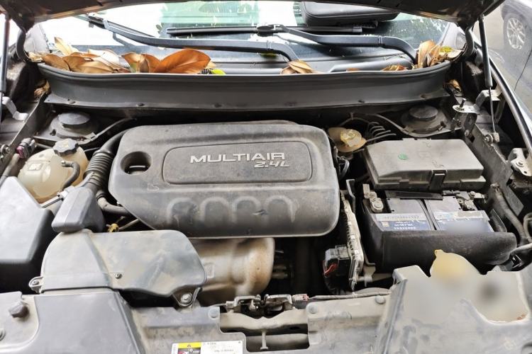 Used Jeep Cherokee 2016 2.4L Professional Edition Engine Bay