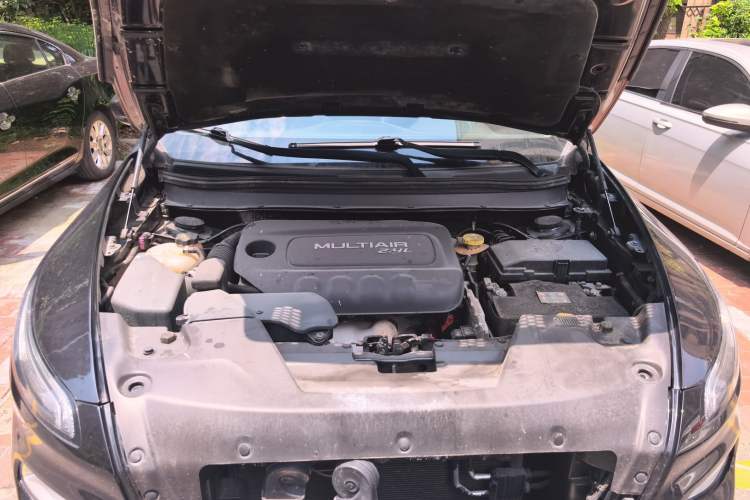 Used Jeep Cherokee 2016 2.4L Professional Smart Version Engine Bay