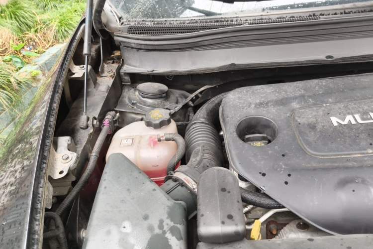 Used Jeep Cherokee 2016 2.4L Professional Smart Version Engine Bay Right