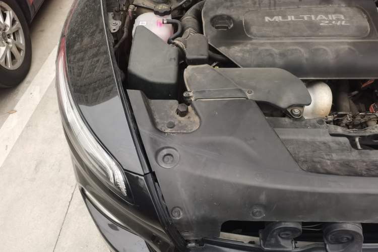 Used Jeep Cherokee 2016 2.4L Leading Edition Engine Bay Right