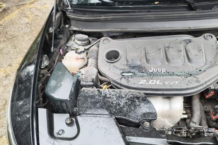 Used Jeep Cherokee 2016 2.0L Superior Edition Engine Bay Right