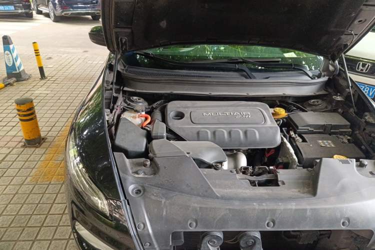 Used Jeep Cherokee 2016 2.4L Superior Edition Engine Bay Right