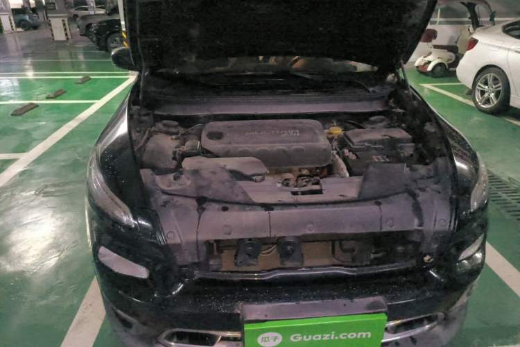 Used Jeep Cherokee 2016 2.4L Professional Edition Engine Bay Right