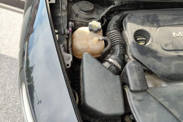 Used Jeep Cherokee 2016 2.4L Professional Smart Version Engine Bay Right