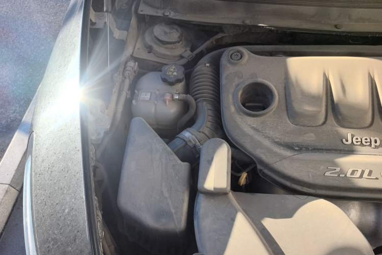 Used Jeep Cherokee 2016 2.0L Superior Edition Engine Bay Right