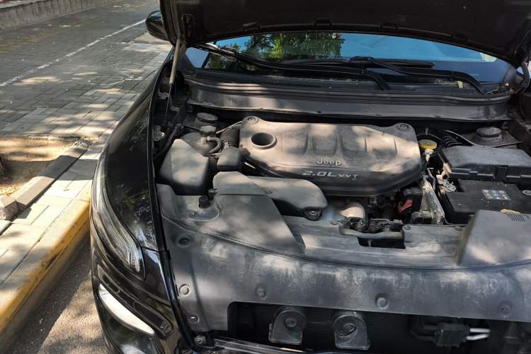 Used Jeep Cherokee 2016 2.0L Superior Edition Engine Bay Right