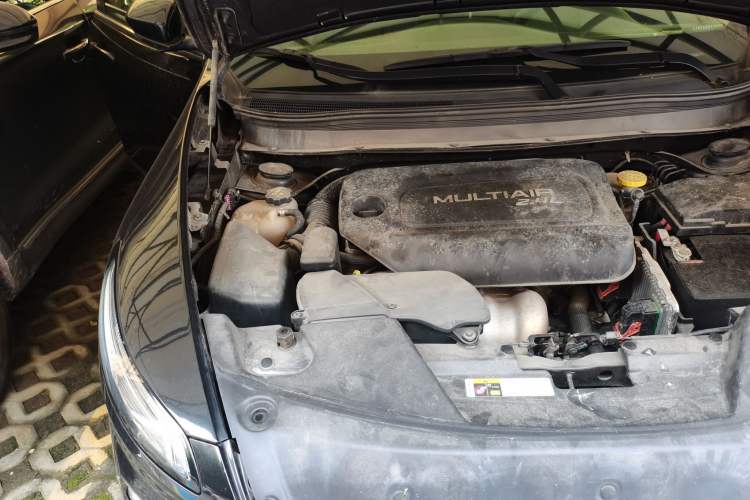 Used Jeep Cherokee 2016 2.4L Leading Edition Engine Bay Right