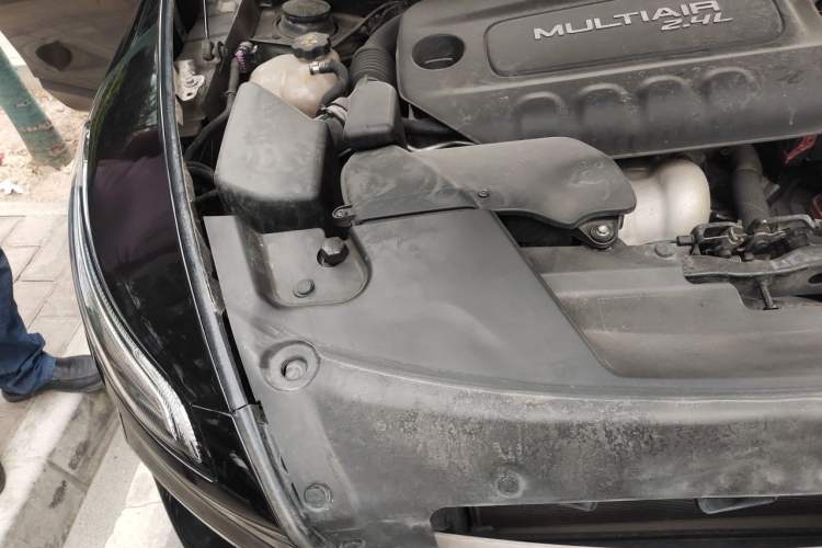 Used Jeep Cherokee 2016 2.4L Professional Edition Engine Bay Right